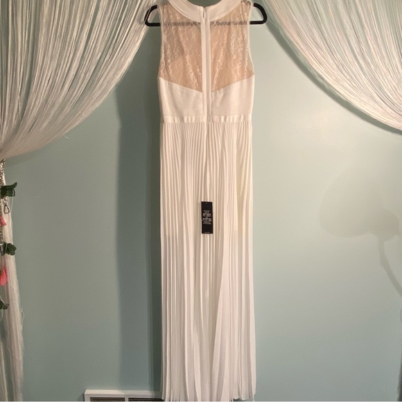 BCBGMaxazria White Pleated Lace Maxi Dress - Picture 6 of 17